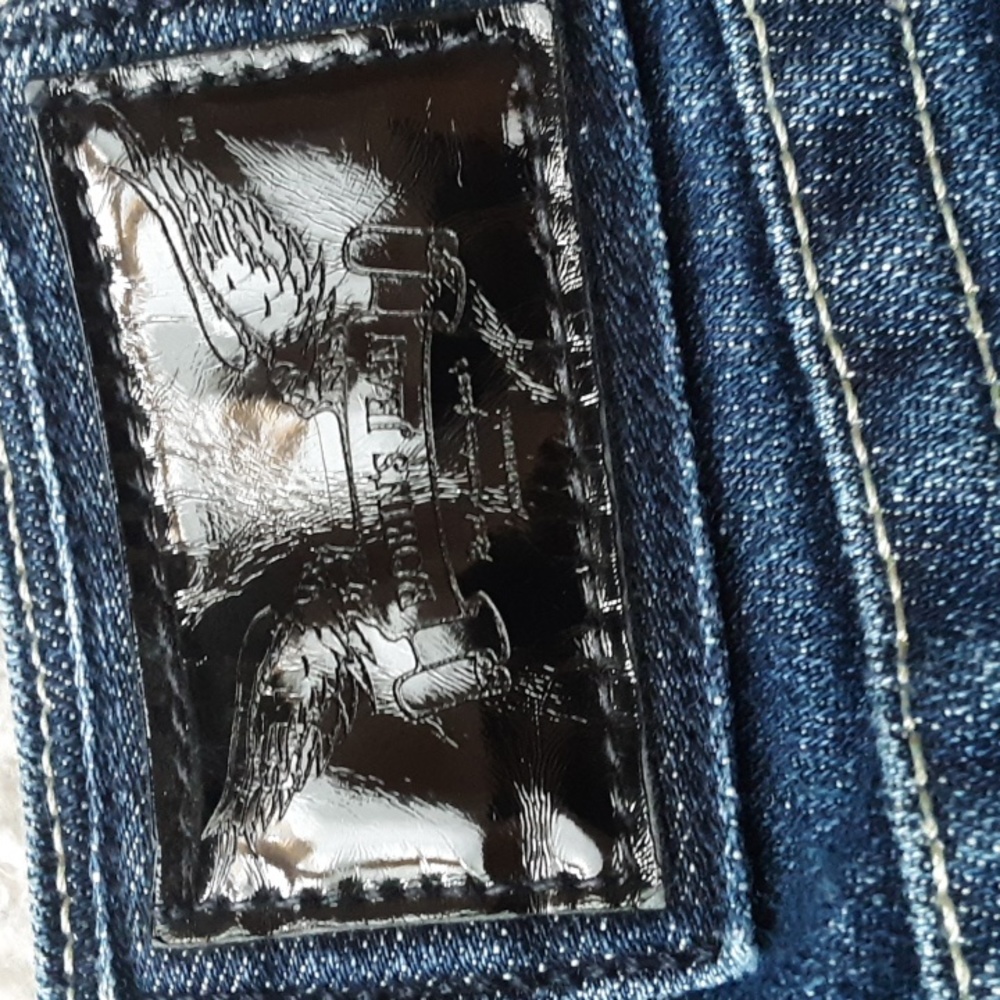 Robin Jeans - Picture 2 of 11